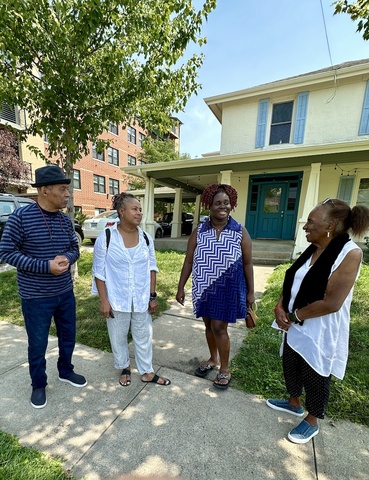 Mofiyinfoluwa (Fi) Okupe with family